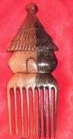 Peigne artisanal en bois précieux du Togo